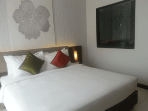 โรงแรม-ห้อง-ดีลักซ์-อีสติน-อีซี่-ป่าตอง-บีช-estin-easy-patong-hotel