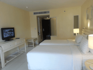 โรงแรม-อันดามัน-แอมเบรส์-ภูเก็ต-ห้อง-ดีลักซ์-2