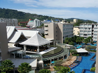 phuket-5-star-accommodation-grand-mercure-patong-otop-shopping-mall