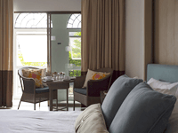 ห้อง-พัก-สไตล์-ชิโนโปตุกีส-โรงแรม-สวัสดี-ป่าตอง-ซูพีเรียล-ใกล้-หาด-ป่าตอง-3