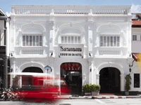 the-memory-at-on-on-hotel-phuket-old-town-9