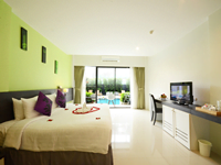 the-lantern-resorts-patong-soi-sansabai-phuket-pool-access