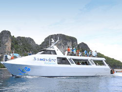 sawasdee-phi-phi-island-premium-catamaran-phuket-10