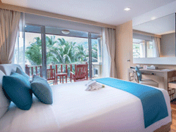 Phuket-Accommodation-Patong-Beach-Front-Graceland-Resort-New-Deluxe-Pool-View-Graceland-Wing-2