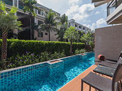 Phuket-accommodation-four-star-the-charm-resort-patong-junior-suite-pool-access