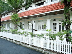 phuket-accommodation-the-old-karon-beach-resort-3