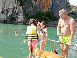 ทัวร์ภูเก็ต-ทริปชมพระอาทิตย์ตก-เกาะพีพี-อ่าวมาหยา-เกาะไม้ท่อน-6