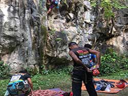 โปรแกรมกิจกรรมปีนผา-ณ-อ่าวไร่เลย์-Real-Rocks-Climbing-กระบี่
