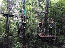 กิจกรรมผาดโผนบนต้นไม้-โหนสลิง-กระบี่-ทรีท็อป-แอดเวนเจอร์-10