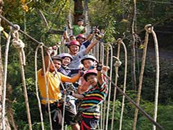 กิจกรรมผาดโผนบนต้นไม้-โหนสลิง-กระบี่-ทรีท็อป-แอดเวนเจอร์-16