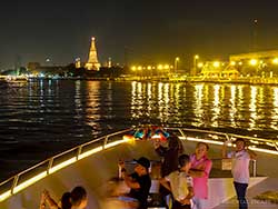 ดินเนอร์-ล่องเรือแม่น้ำเจ้าพระยา-เรือเจ้าพระยาครุยส์-เที่ยวกรุงเทพ-ราคาถูก-12