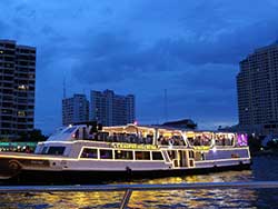 ดินเนอร์-ล่องเรือแม่น้ำเจ้าพระยา-เรือเจ้าพระยาครุยส์-เที่ยวกรุงเทพ-ราคาถูก-5