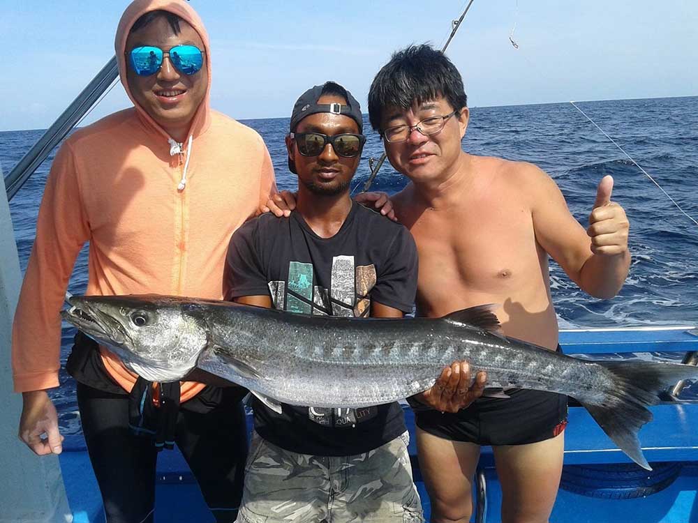 ทัวร์วันเดย์ทริป-ตกปลาใหญ่-เกาะราชาใหญ่-เรือตกปลา-เที่ยวภูเก็ต-ราคาถูก-7