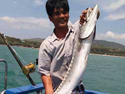 ทัวร์วันเดย์ทริป-ตกปลาใหญ่-เกาะราชาใหญ่-เรือตกปลา-เที่ยวภูเก็ต-ราคาถูก-8