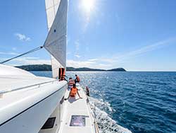 ทัวร์วันเดย์ทริป-เกาะไม้ท่อน-ล่องเรือชมปลาโลมา-โดยเรือคาตามารัน-เที่ยวภูเก็ต-10