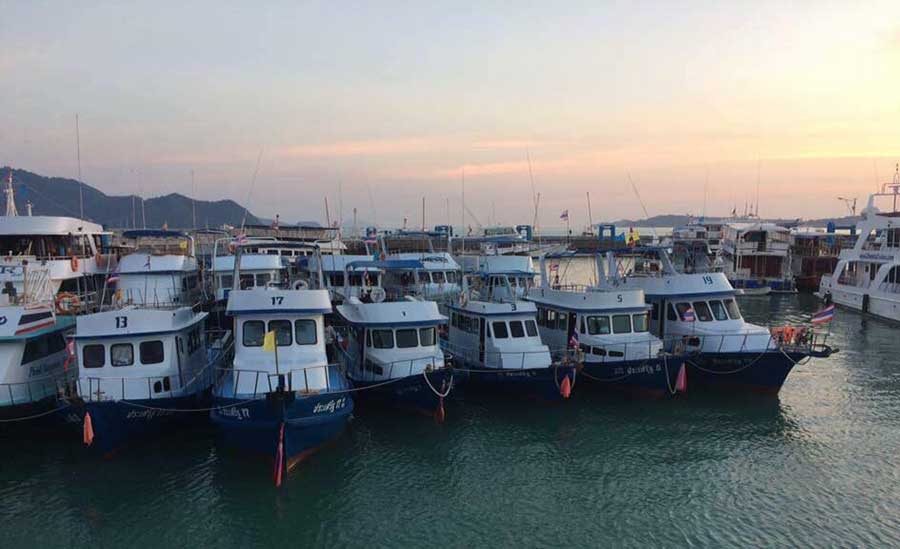 บริการเช่าเรือเหมาลำตกปลา-กลางวัน-กลางคืน-ทรอลิ่ง-สปินนิ่ง-เที่ยวภูเก็ต-ราคาถูก-7