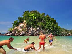 ภูเก็ต-ทัวร์วันเดย์-เกาะห้อง-กระบี่-เกาะยาวน้อย-เรือคาตามารัน-3