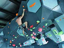 ปีนผาจำลอง-ภูเก็ต-Rebel-Rock-Climbing-Phuket-4