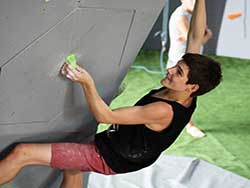 ปีนผาจำลอง-ภูเก็ต-Rebel-Rock-Climbing-Phuket