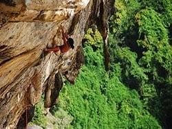 krabi-rock-climbing-ปีนผา-อ่าวไร่เลย์-9