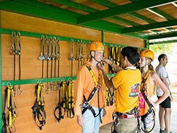 เตรียมพร้อมอุปกรณ์-โหนสลิง-ซิปไลน์