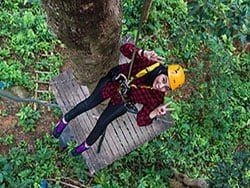 โหนตัวจากต้นไม้-ป่าตอง-ซิปไลน์-2