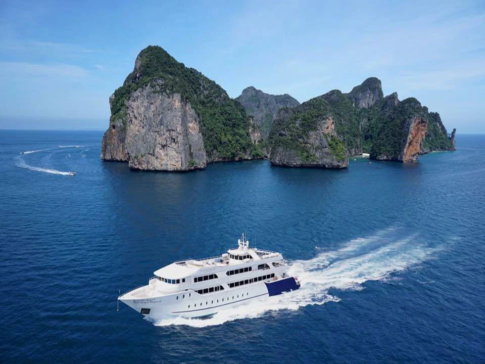 เรือเฟอร์รี่-โดยสาร-พรี่เมี่ยม-luxury-ภูเก็ต-กระบี่-3