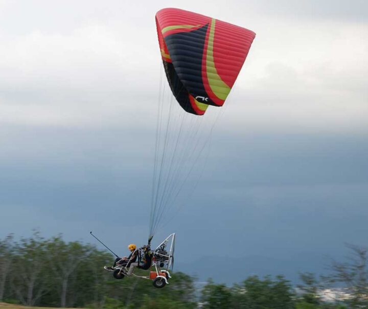 ภูเก็ต-กิจกรรม-แอดเวนเจอร์-นั่งร่มบิน-พารามอเตอร์