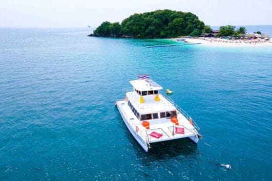 ล่องเรือยอร์ช คาตามารัน VIP ทัวร์เกาะไม้ท่อน เกาะเฮ ภูเก็ต