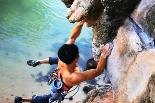 real-rocks-climbing-กระบี่-ทัวร์สอน-ปีนผา-อ่าวไร่เลย์