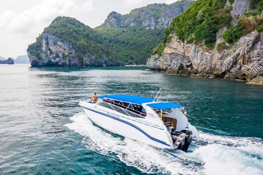 VIP ทัวร์เต็มวัน หมู่เกาะอ่างทอง ทะเลใน พายเรือคายัค โดยเรือสปีดโบ๊ท