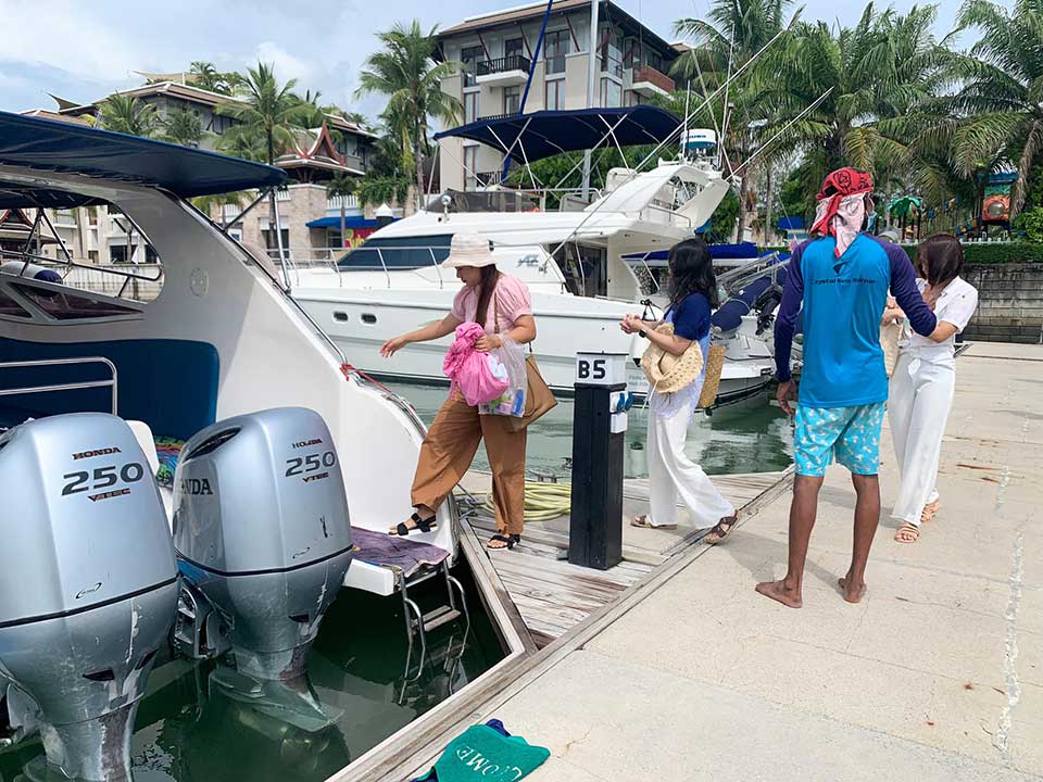 ภูเก็ต-ทัวร์พรีเมี่ยม-เกาะพีพี-อ่าวมาหยา-speedboat-3