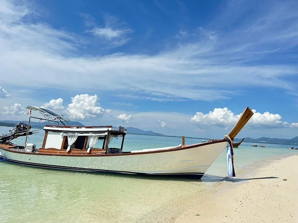 ภูเก็ต-เหมาลำ-เรือหัวโทง-เรือไม้หรู-เรือหางยาวมีพร็อพ-Luxury-Boat-13