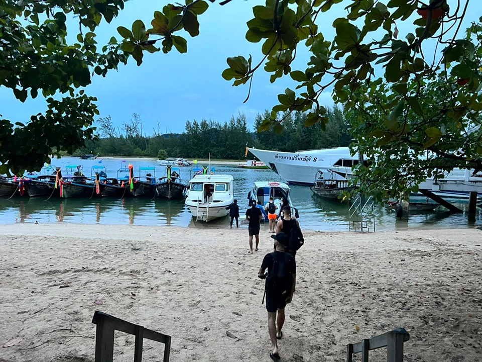 กระบี่-หาดนพรัตน์ธารา-ทัวร์เกาะพีพี-early