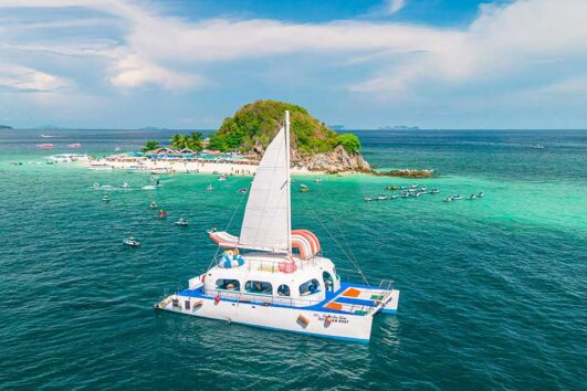 ทัวร์รอบเช้า-เกาะไม้ท่อน-เกาะไข่-ภูเก็ต-เรือ-Power-Catamaran-3
