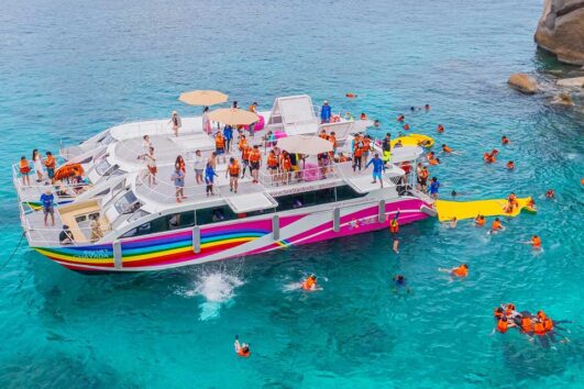 ภูเก็ต-ทัวร์เกาะสิมิลัน-รอบสาย-เรือคาตามารัน-2-ชั้น-Catamaran